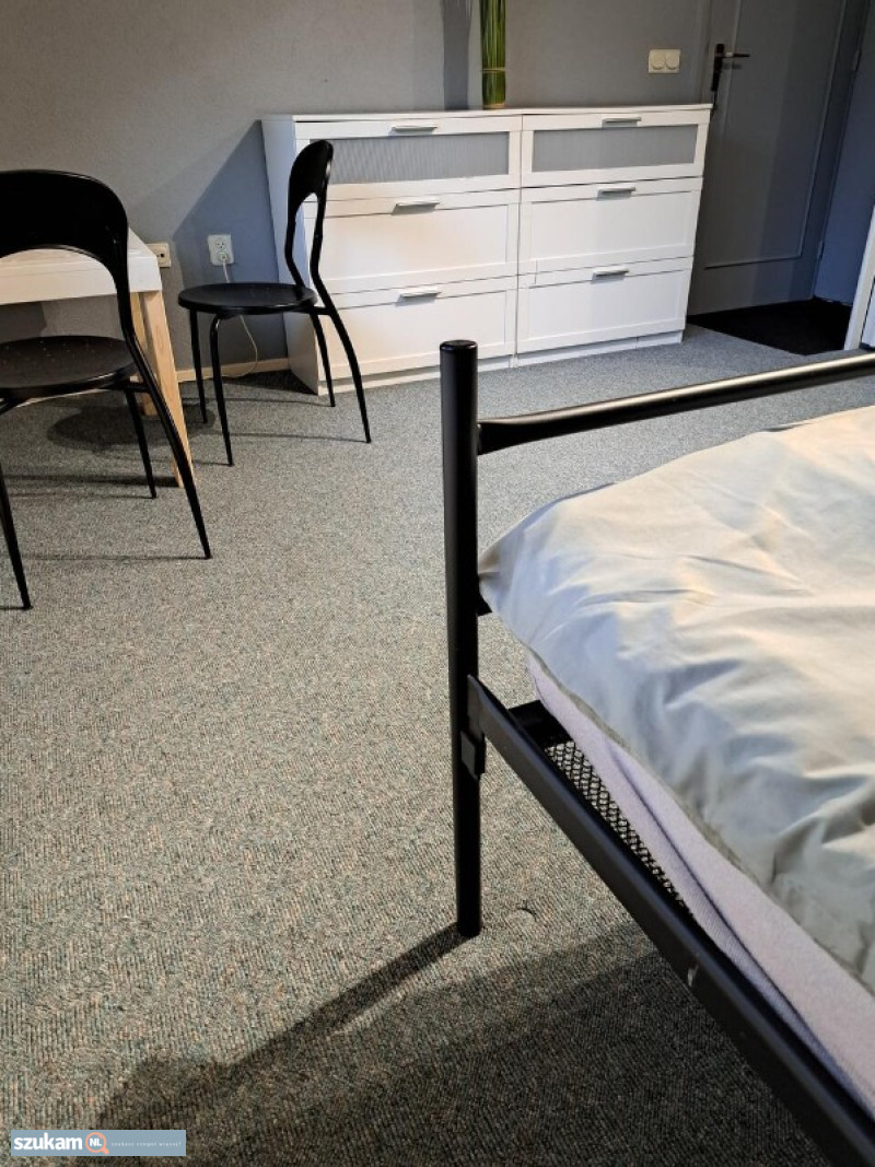 Zdjęcia przypisane do ogłoszeniaRosmalen(okolice Den Bosch)duży umeblowany pokój dla pary  w kategorii Oferuję